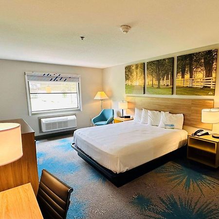 Days Inn & Suites By Wyndham Wynne Bagian luar foto