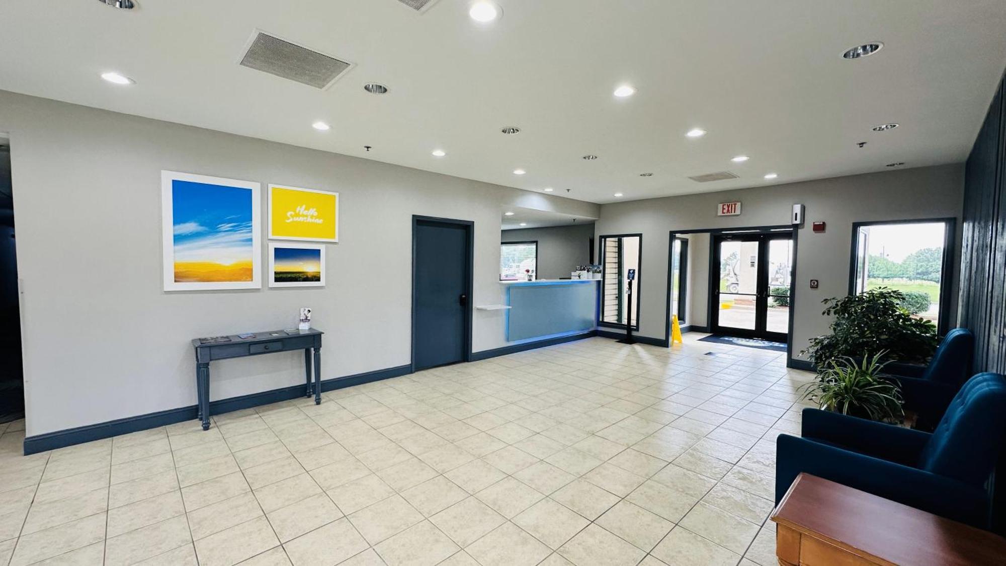 Days Inn & Suites By Wyndham Wynne Bagian luar foto