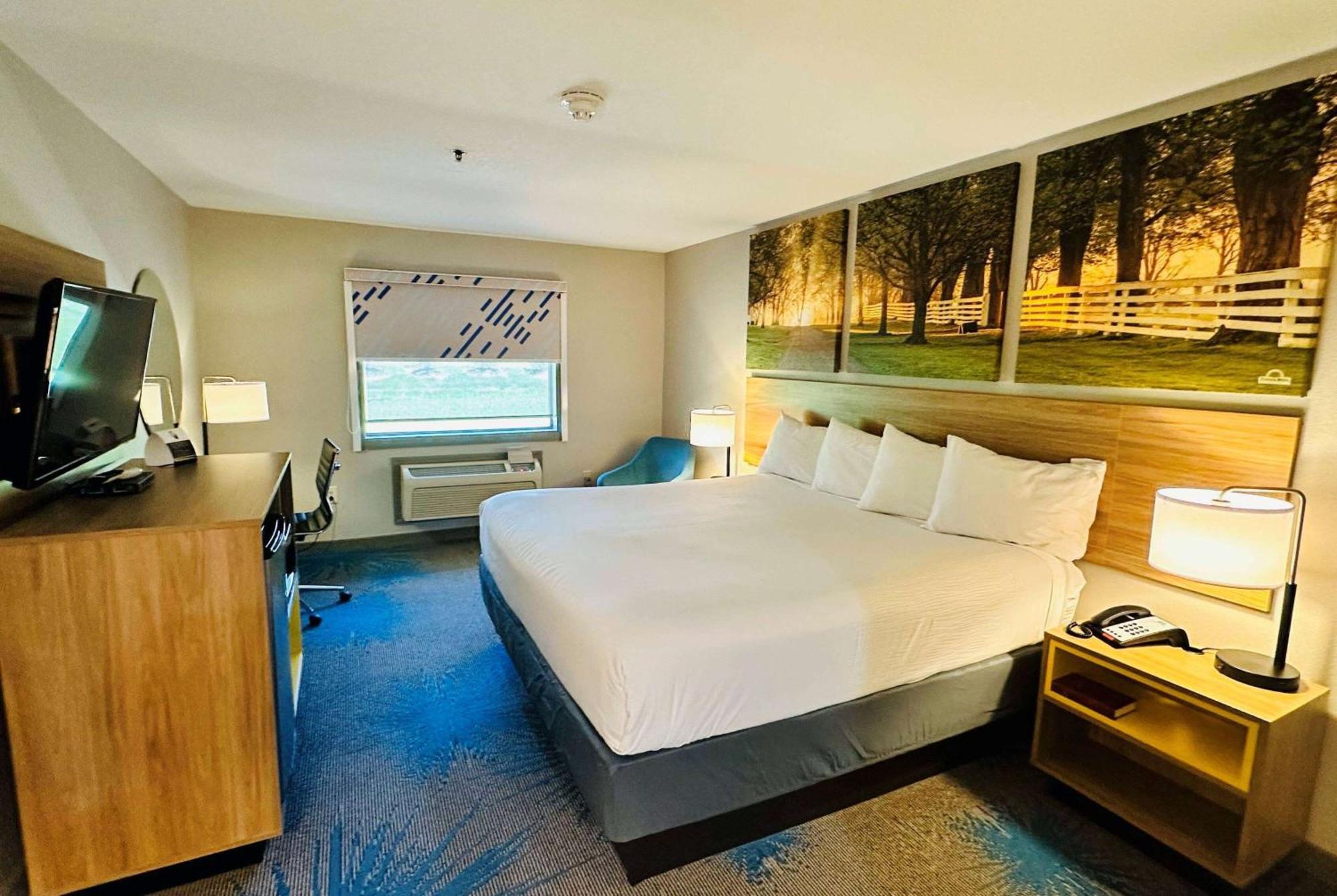 Days Inn & Suites By Wyndham Wynne Bagian luar foto